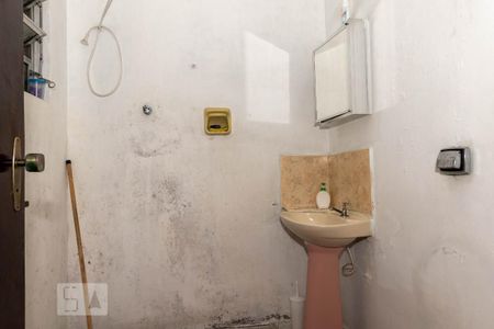 Casa à venda com 300m², 4 quartos e 4 vagas Casa à venda com 300m², 4 quartos e 4 vagasBanheiro de Serviço