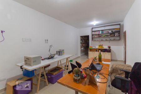 Casa à venda com 300m², 1 quarto e 2 vagasEscritório
