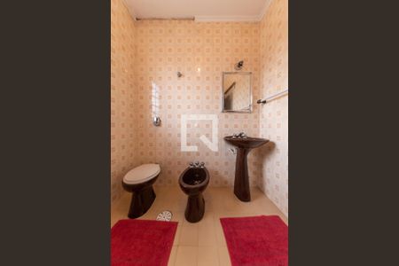 Casa à venda com 365m², 3 quartos e 3 vagasBanheiro da Suíte 2