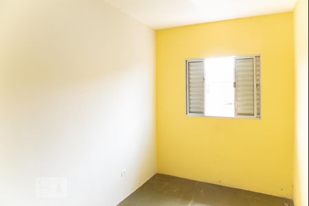 Quarto 2 de casa para alugar com 2 quartos, 32m² em Vila Carmosina, São Paulo