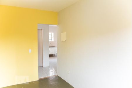 Quarto 2 de casa para alugar com 2 quartos, 32m² em Vila Carmosina, São Paulo