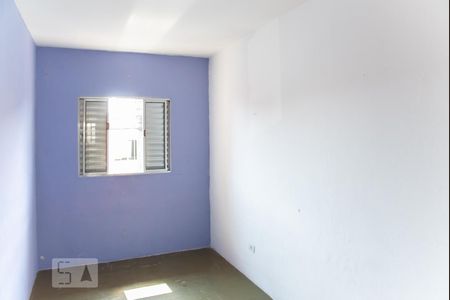 Quarto 1 de casa para alugar com 2 quartos, 32m² em Vila Carmosina, São Paulo