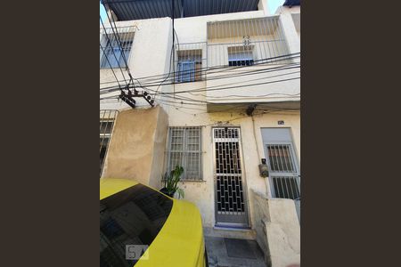 Casa à venda com 50m², 3 quartos e sem vaga Casa à venda com 50m², 3 quartos e sem vagaFachada