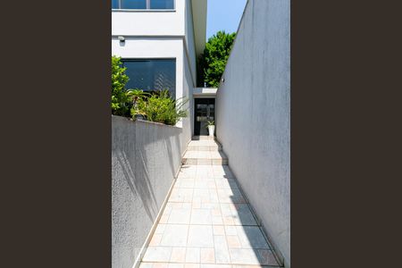 Casa à venda com 240m², 3 quartos e 4 vagas Casa à venda com 240m², 3 quartos e 4 vagasEntrada