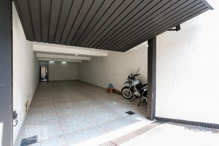 Casa à venda com 240m², 3 quartos e 4 vagas Casa à venda com 240m², 3 quartos e 4 vagasGaragem