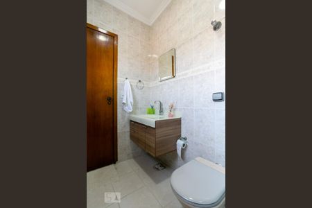 Casa à venda com 240m², 3 quartos e 4 vagas Casa à venda com 240m², 3 quartos e 4 vagasBanheiro da suíte 3