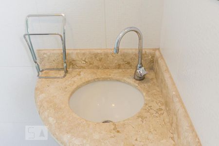 Casa de condomínio à venda com 457m², 3 quartos e 4 vagas Casa de condomínio à venda com 457m², 3 quartos e 4 vagasBanheiro Social