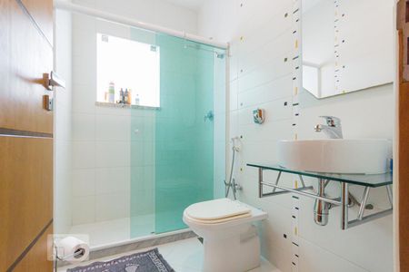 Casa de condomínio à venda com 457m², 3 quartos e 4 vagas Casa de condomínio à venda com 457m², 3 quartos e 4 vagasBanheiro da Suíte 3