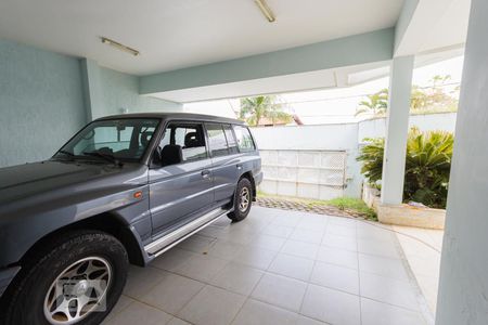 Casa de condomínio à venda com 457m², 3 quartos e 4 vagas Casa de condomínio à venda com 457m², 3 quartos e 4 vagasGaragem