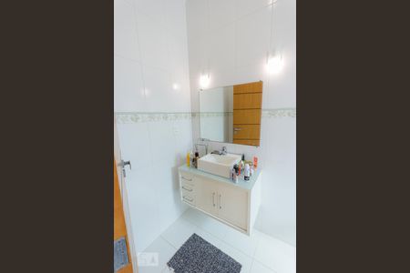 Casa de condomínio à venda com 457m², 3 quartos e 4 vagas Casa de condomínio à venda com 457m², 3 quartos e 4 vagasBanheiro da Suíte 2