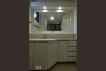 Apartamento à venda com 38m², 1 quarto e 1 vaga Apartamento à venda com 38m², 1 quarto e 1 vagaBanheiro