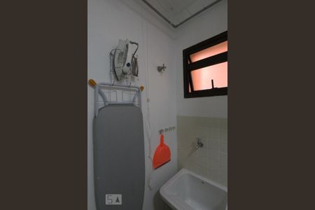 Apartamento à venda com 38m², 1 quarto e 1 vaga Apartamento à venda com 38m², 1 quarto e 1 vagaÁrea de Serviço