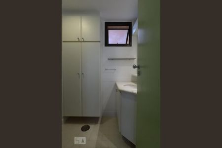 Apartamento à venda com 38m², 1 quarto e 1 vaga Apartamento à venda com 38m², 1 quarto e 1 vagaBanheiro