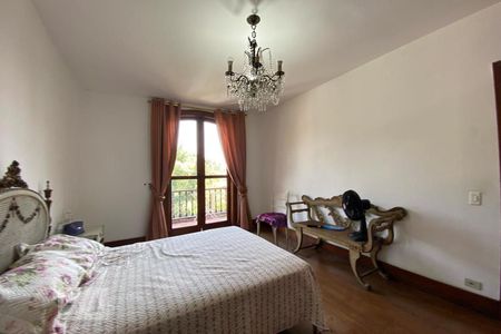 Casa à venda com 544m², 4 quartos e 3 vagasSuíte 2