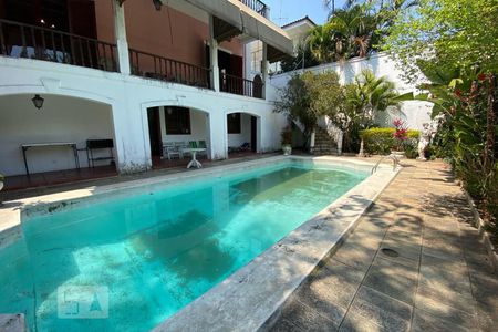 Casa à venda com 544m², 4 quartos e 3 vagasPiscina