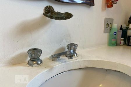 Casa à venda com 544m², 4 quartos e 3 vagasBanheiro - Torneira