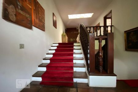 Casa à venda com 544m², 4 quartos e 3 vagasEscada