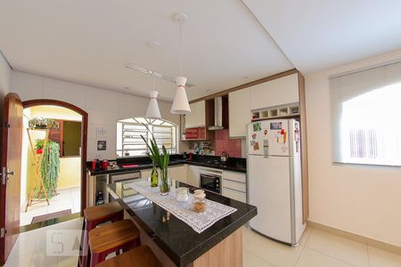Casa à venda com 142m², 4 quartos e 2 vagas Casa à venda com 142m², 4 quartos e 2 vagasCozinha