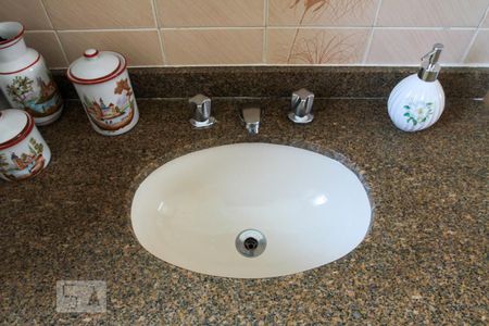 Casa à venda com 378m², 4 quartos e 2 vagasBanheiro Social