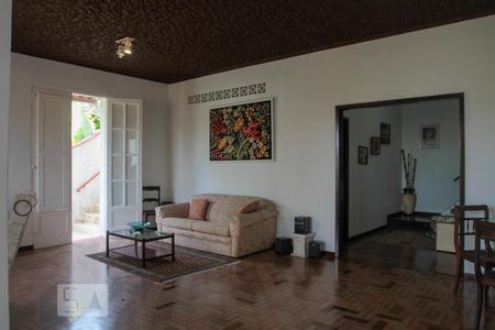 Casa à venda com 378m², 4 quartos e 2 vagasSala 2