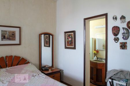 Casa à venda com 378m², 4 quartos e 2 vagasQuarto 4 - Suíte