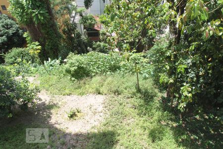 Casa à venda com 378m², 4 quartos e 2 vagasVista do terreno