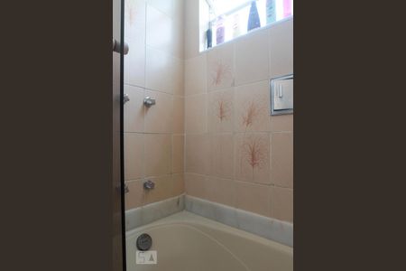 Casa à venda com 378m², 4 quartos e 2 vagasBanheiro Social