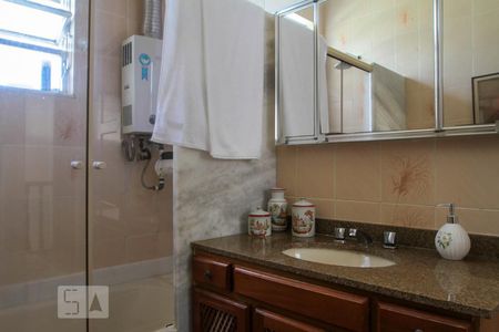 Casa à venda com 378m², 4 quartos e 2 vagasBanheiro Social