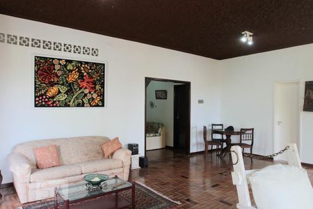 Casa à venda com 378m², 4 quartos e 2 vagasSala 2