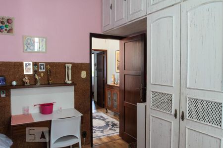 Casa à venda com 378m², 4 quartos e 2 vagasQuarto 2