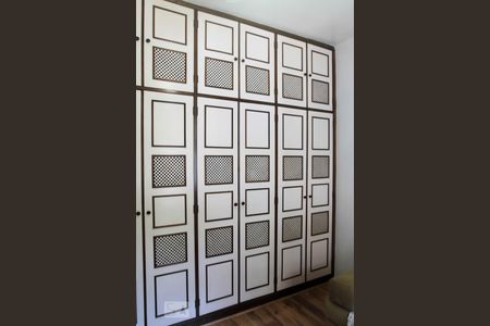 Casa à venda com 378m², 4 quartos e 2 vagasQuarto 3