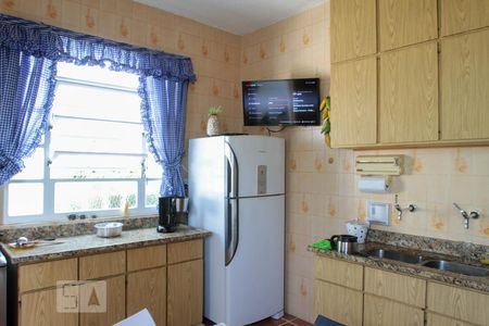 Casa à venda com 378m², 4 quartos e 2 vagasCozinha