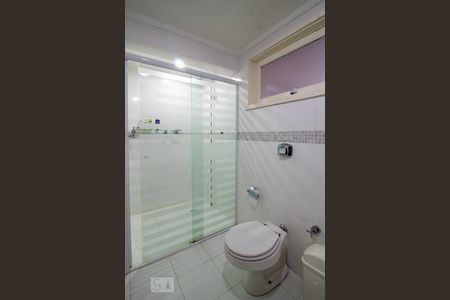 Apartamento à venda com 200m², 3 quartos e 2 vagas Apartamento à venda com 200m², 3 quartos e 2 vagasBanheiro da Suíte 1