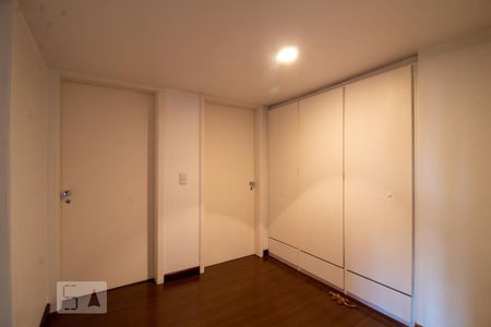 Apartamento à venda com 200m², 3 quartos e 2 vagas Apartamento à venda com 200m², 3 quartos e 2 vagasHall