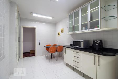 Apartamento à venda com 200m², 3 quartos e 2 vagas Apartamento à venda com 200m², 3 quartos e 2 vagasCozinha