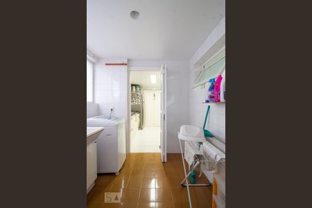 Apartamento à venda com 200m², 3 quartos e 2 vagas Apartamento à venda com 200m², 3 quartos e 2 vagasÁrea de Serviço