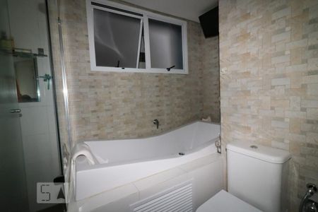 Apartamento à venda com 117m², 3 quartos e 3 vagasBanheiro da Suíte