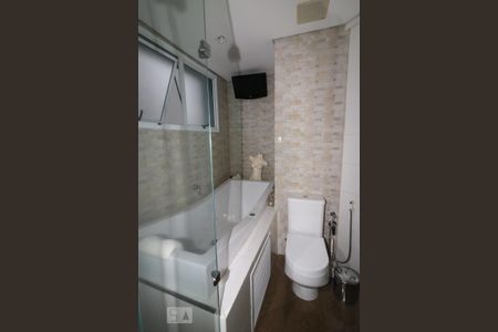 Apartamento à venda com 117m², 3 quartos e 3 vagasBanheiro da Suíte