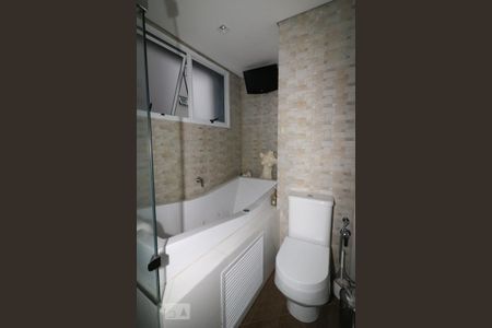 Apartamento à venda com 117m², 3 quartos e 3 vagasBanheiro da Suíte