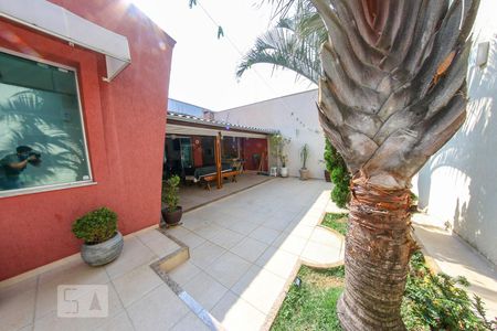Casa à venda com 360m², 3 quartos e 3 vagas Casa à venda com 360m², 3 quartos e 3 vagasEspaço Gourmet