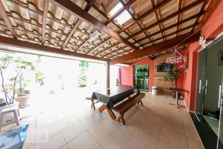 Casa à venda com 360m², 3 quartos e 3 vagas Casa à venda com 360m², 3 quartos e 3 vagasEspaço Gourmet