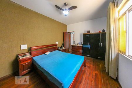 Casa à venda com 360m², 3 quartos e 3 vagas Casa à venda com 360m², 3 quartos e 3 vagasQuarto 2