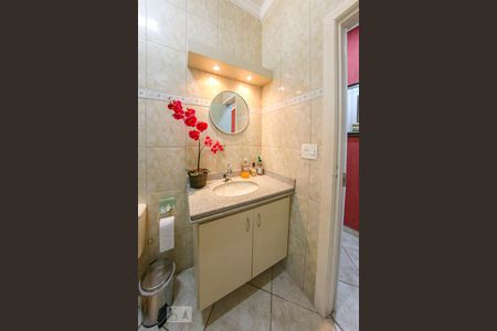 Casa à venda com 360m², 3 quartos e 3 vagas Casa à venda com 360m², 3 quartos e 3 vagasBanheiro Social 2