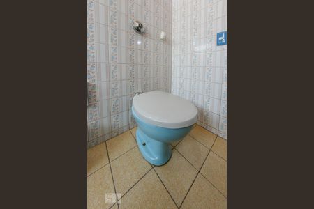 Casa à venda com 360m², 3 quartos e 3 vagas Casa à venda com 360m², 3 quartos e 3 vagasBanheiro Social