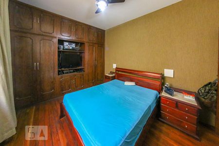 Casa à venda com 360m², 3 quartos e 3 vagas Casa à venda com 360m², 3 quartos e 3 vagasQuarto 2