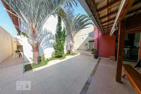 Casa à venda com 360m², 3 quartos e 3 vagas Casa à venda com 360m², 3 quartos e 3 vagasEspaço Gourmet