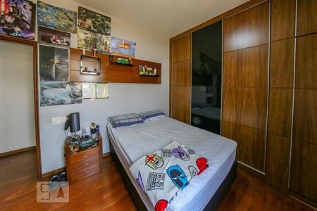 Casa à venda com 360m², 3 quartos e 3 vagas Casa à venda com 360m², 3 quartos e 3 vagasQuarto Suíte