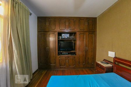 Casa à venda com 360m², 3 quartos e 3 vagas Casa à venda com 360m², 3 quartos e 3 vagasQuarto 2