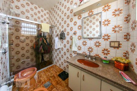 Casa à venda com 360m², 3 quartos e 3 vagas Casa à venda com 360m², 3 quartos e 3 vagasBanheiro da Suíte