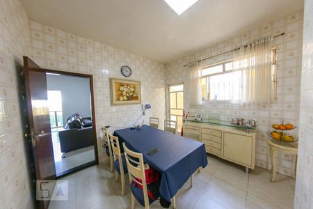 Casa à venda com 360m², 3 quartos e 3 vagas Casa à venda com 360m², 3 quartos e 3 vagasCozinha